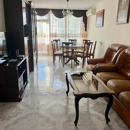 Sevastopol Apartment *